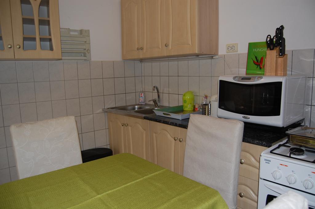 Délibáb Appartement *